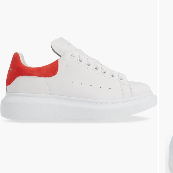 BNIB Unisex Alexander McQueen Oversized Sneaker White and Red size 5.5 - Picture 3 of 7